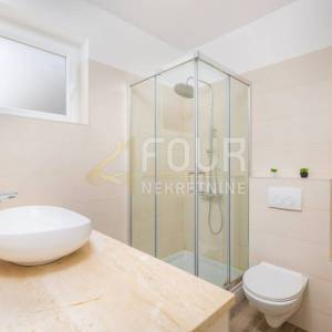 Otok Krk, Vrbnik, 89.01m2, 3s+db, lođa