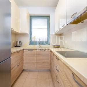 Otok Krk, Vrbnik, 89.01m2, 3s+db, lođa