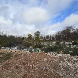 Otok Krk, Vrbnik, građevinsko zemljište 3.022m2