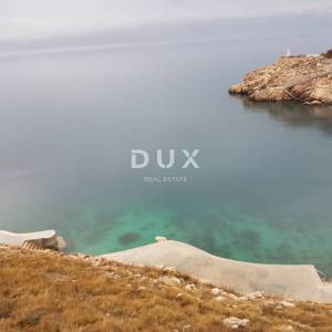 OTOK KRK, VRBNIK - jedinstveno zemljište u prvom redu do mora s projektom luksuznog objekta s važećom građevinskom dozvolom i p...