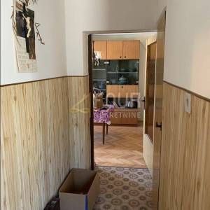 Otok Krk, Vrbnik, kuća u nizu