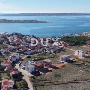 OTOK PAG, POVLJANA – Dvosoban stan s velikom terasom u suvremeno opremljenoj zgradi
