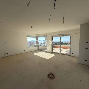 OTOK PAG, POVLJANA - Dvosobni stan s vrtom u novogradnji