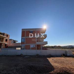 OTOK PAG, POVLJANA - Dvosobni stan s vrtom u novogradnji