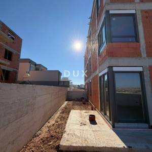 OTOK PAG, POVLJANA – Luksuzni penthouse s panoramskim pogledom u novogradnji