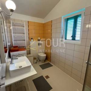 Otok Rab, dvojna kuća s bazenom i pogledom na more