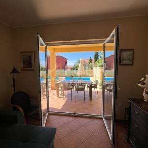 Otok Rab, dvojna kuća s bazenom i pogledom na more