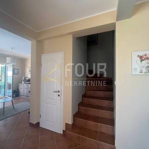 Otok Rab, dvojna kuća s bazenom i pogledom na more