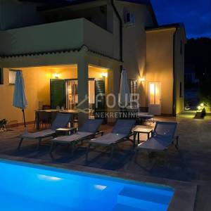 Otok Rab, dvojna kuća s bazenom i pogledom na more