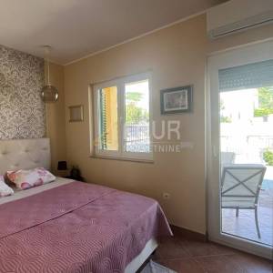 Otok Rab, dvojna kuća s bazenom i pogledom na more