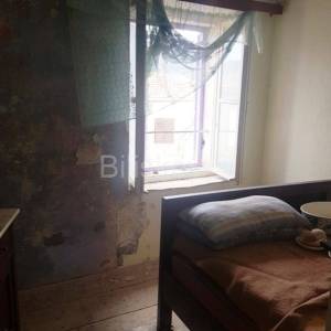 Otok Vis, grad Vis, kamena kuća 66m2, prodaja