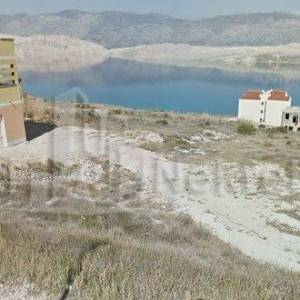 PAG, ATRAKTIVNO GRAĐEVINSKO 2528m2 -2.RED OD MORA