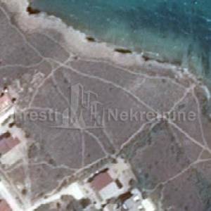 PAG, ATRAKTIVNO GRAĐEVINSKO 2528m2 -2.RED OD MORA