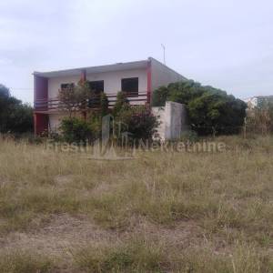 PAG.VLAŠIĆI-KUĆA 111m2 NA TERENU OD 1200m2