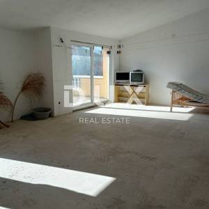 PAKOŠTANE - Prostrana katnica s tri apartmana