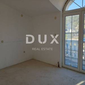 PAKOŠTANE - Prostrana katnica s tri apartmana