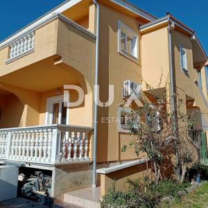 PAKOŠTANE - Prostrana katnica s tri apartmana