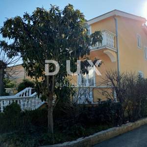 PAKOŠTANE - Prostrana katnica s tri apartmana