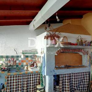 PAKOŠTANE - Prostrana katnica s tri apartmana