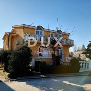 PAKOŠTANE - Prostrana katnica s tri apartmana