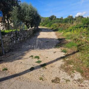 PAŠMAN -BANJ -ATRAKTIVNO GRAĐEVINSKO ZEMLJIŠTE 723m2, 30 m OD MORA