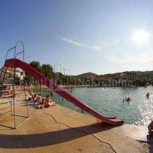 PAŠMAN -BANJ -ATRAKTIVNO GRAĐEVINSKO ZEMLJIŠTE 723m2, 30 m OD MORA