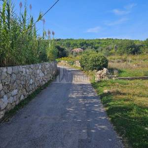 PAŠMAN -BANJ -ATRAKTIVNO GRAĐEVINSKO ZEMLJIŠTE 723m2, 30 m OD MORA