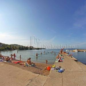 PAŠMAN -BANJ -ATRAKTIVNO GRAĐEVINSKO ZEMLJIŠTE 723m2, 30 m OD MORA