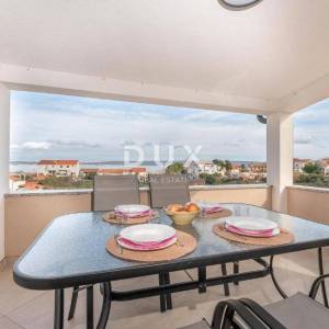 PAŠMAN, BANJ - PRILIKA! Kuća s bazenom 100 m od mora