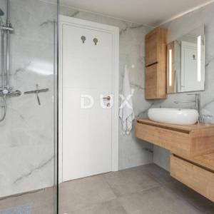 PAŠMAN, BANJ - PRILIKA! Kuća s bazenom 100 m od mora