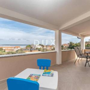 PAŠMAN, BANJ - PRILIKA! Kuća s bazenom 100 m od mora