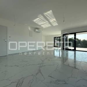 Penthouse novogradanja 160 m2, pogled more, terasa, otok Čiovo