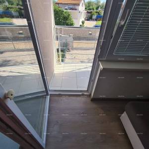 PEROJ, Stan na gornjem katu, blizu mora