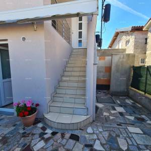 PEROJ, Stan na gornjem katu, blizu mora