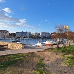 PETRČANE- MEDITERANSKA KUĆA S BAZENOM 70m od mora