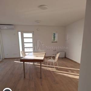 PETRČANE- MEDITERANSKA KUĆA S BAZENOM 70m od mora