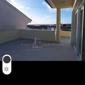 PETRČANE- MEDITERANSKA KUĆA S BAZENOM 70m od mora