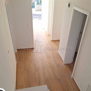 PETRČANE- MEDITERANSKA KUĆA S BAZENOM 70m od mora