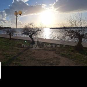 PETRČANE- MEDITERANSKA KUĆA S BAZENOM 70m od mora