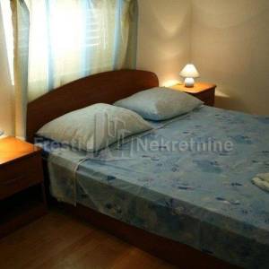 PETRČANE - Objekat od 651 m2 (netto) - PRVI RED DO MORA