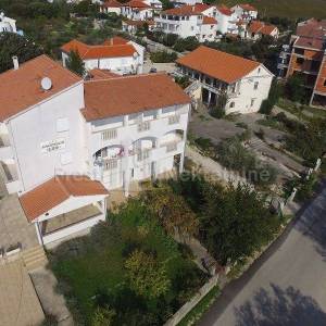 PETRČANE - Objekat od 651 m2 (netto) - PRVI RED DO MORA