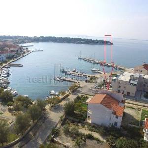 PETRČANE - Objekat od 651 m2 (netto) - PRVI RED DO MORA