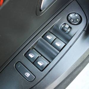 Peugeot 2008 1.2 Puretech AUTOMATIK *LED, NAVIGACIJA*