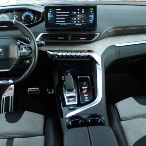 Peugeot 3008 Hybrid 4 300GT AUTOMATIK *LED, NAVIGACIJA, KAMERA*