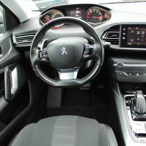 Peugeot 308 1.2 Puretech AUTOMATIK *NAVIGACIJA, KAMERA*