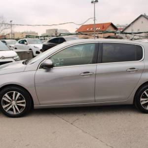 Peugeot 308 1.2 Puretech AUTOMATIK *NAVIGACIJA, KAMERA*