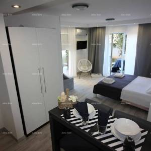 Pješčana Uvala, centar mjesta, aparmanska za rentanje!!