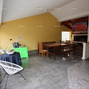 Pješčana Uvala, centar mjesta, aparmanska za rentanje!!