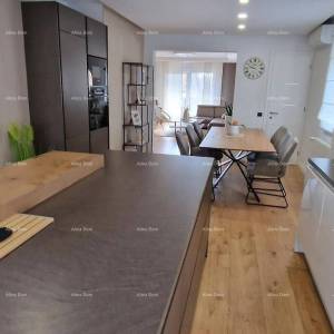 Pješčana Uvala, centar mjesta, aparmanska za rentanje!!