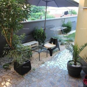 Pješčana Uvala, centar mjesta, aparmanska za rentanje!!